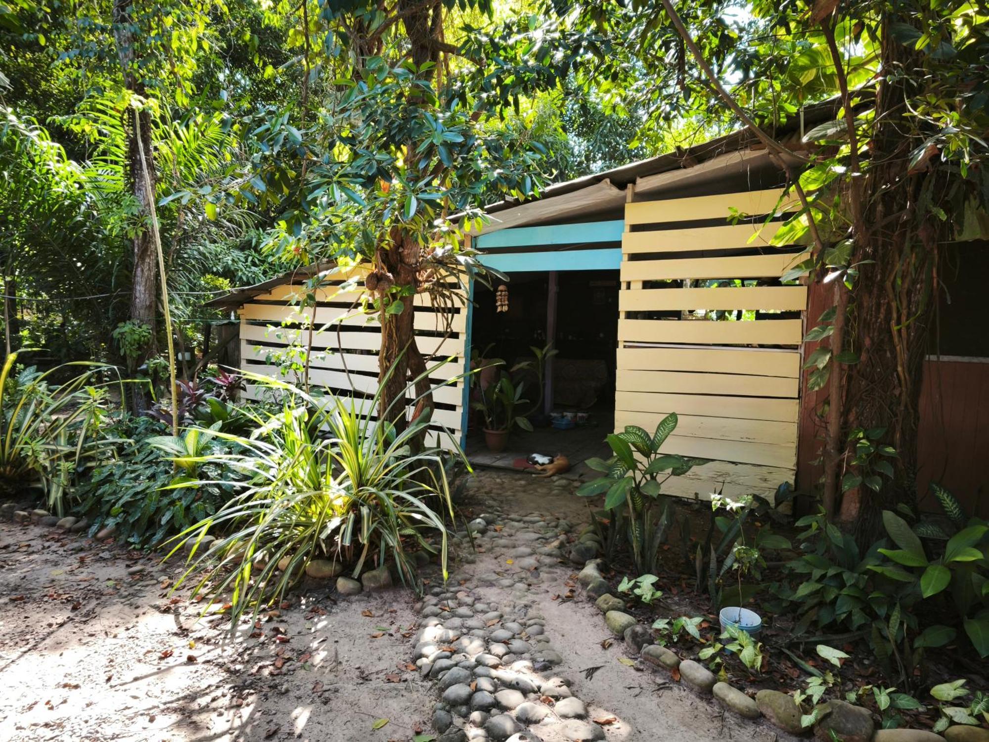Hotel Aya Ni Pucallpa Esterno foto